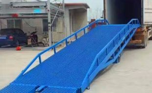 卸貨平臺移動(dòng)式液壓登車(chē)橋